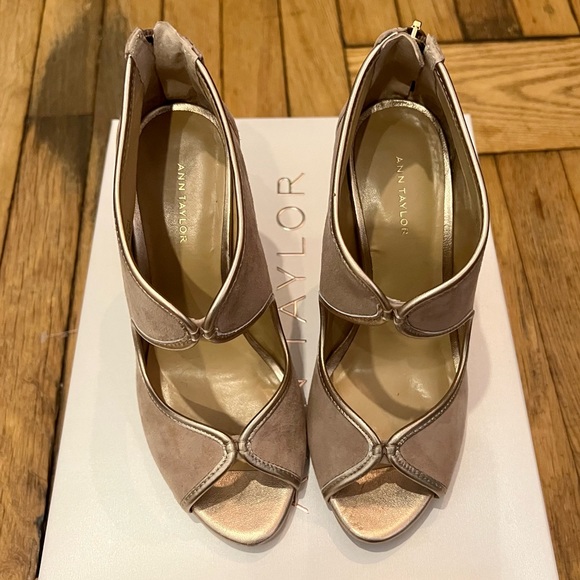 ANN TAYLOR Moira Peep Toe Suede Leather Heels - Picture 10 of 10